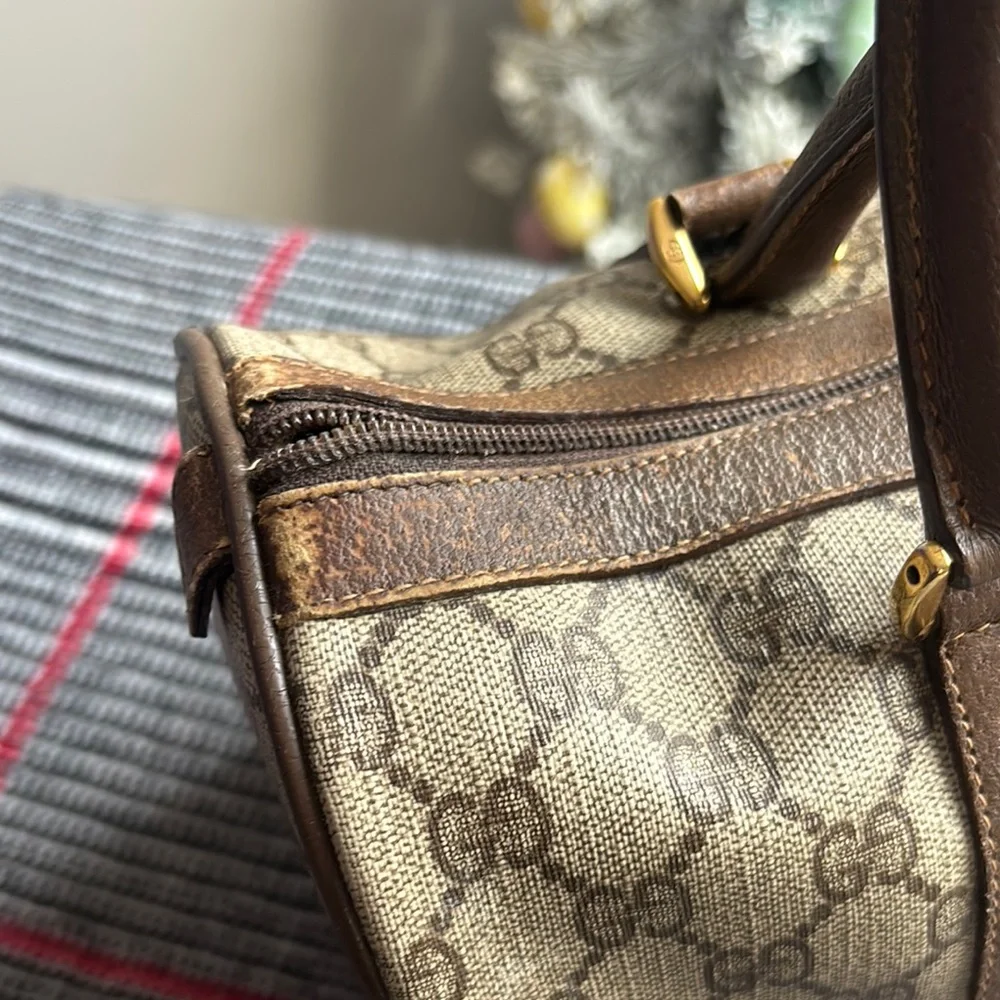 Gucci Brown Monogram Handbag - Picture 2 of 15